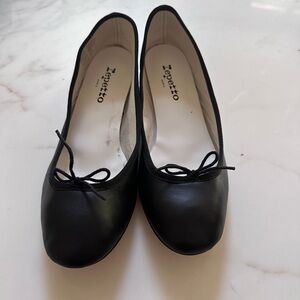 Repetto ballet flats in great condition!